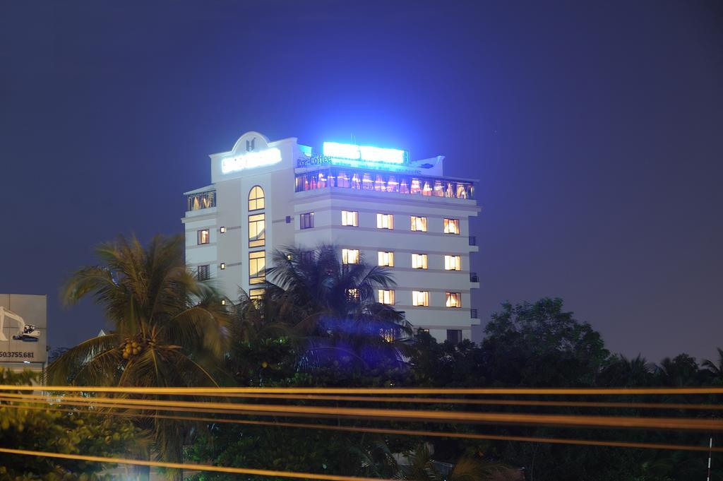 Hoang Yen Hotel Thuan An Exterior foto